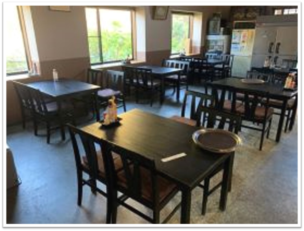 テーブル席の画像」